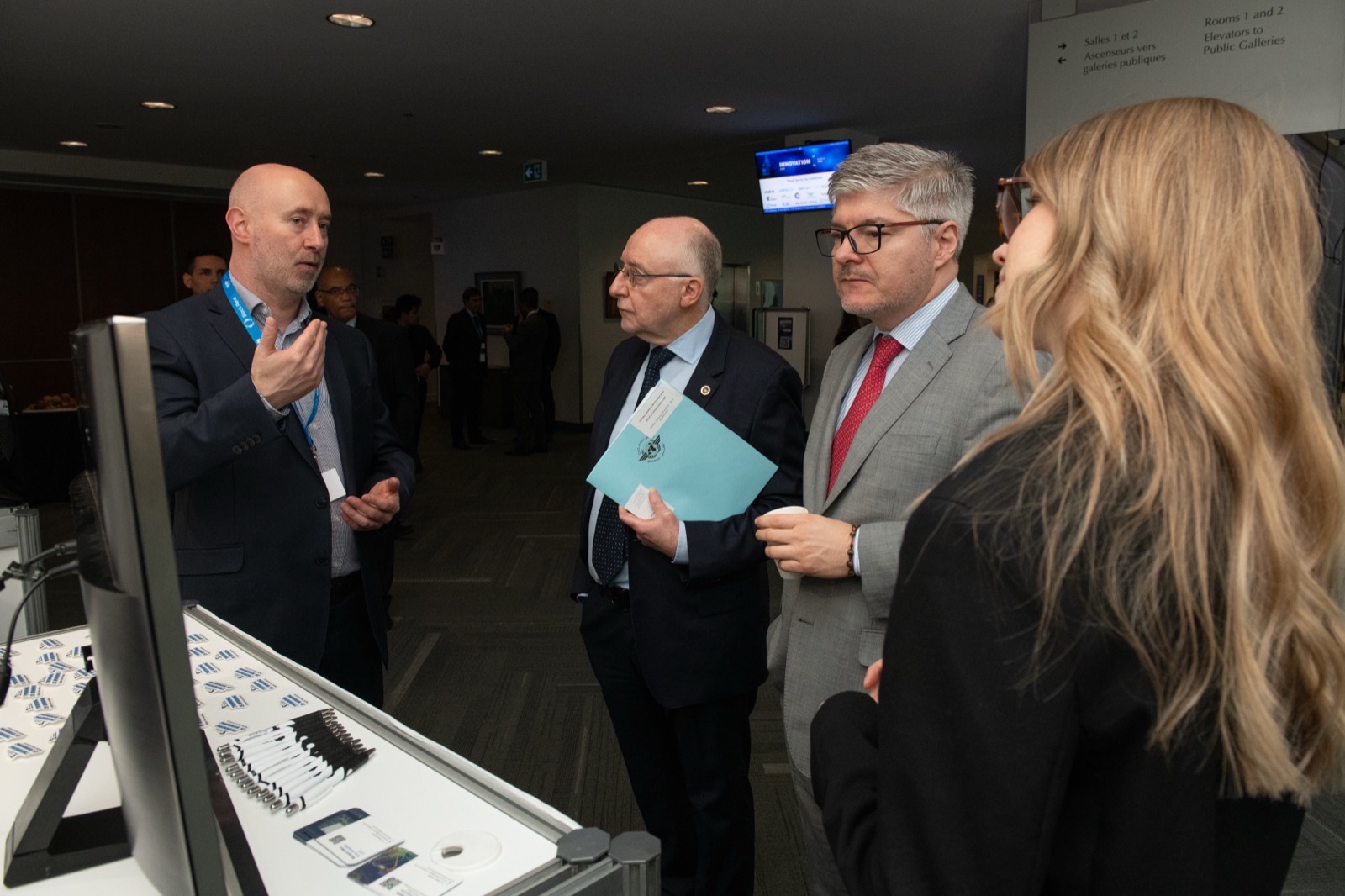 Team Emu demonstrating Flo.w at the ICAO Innovation Fair