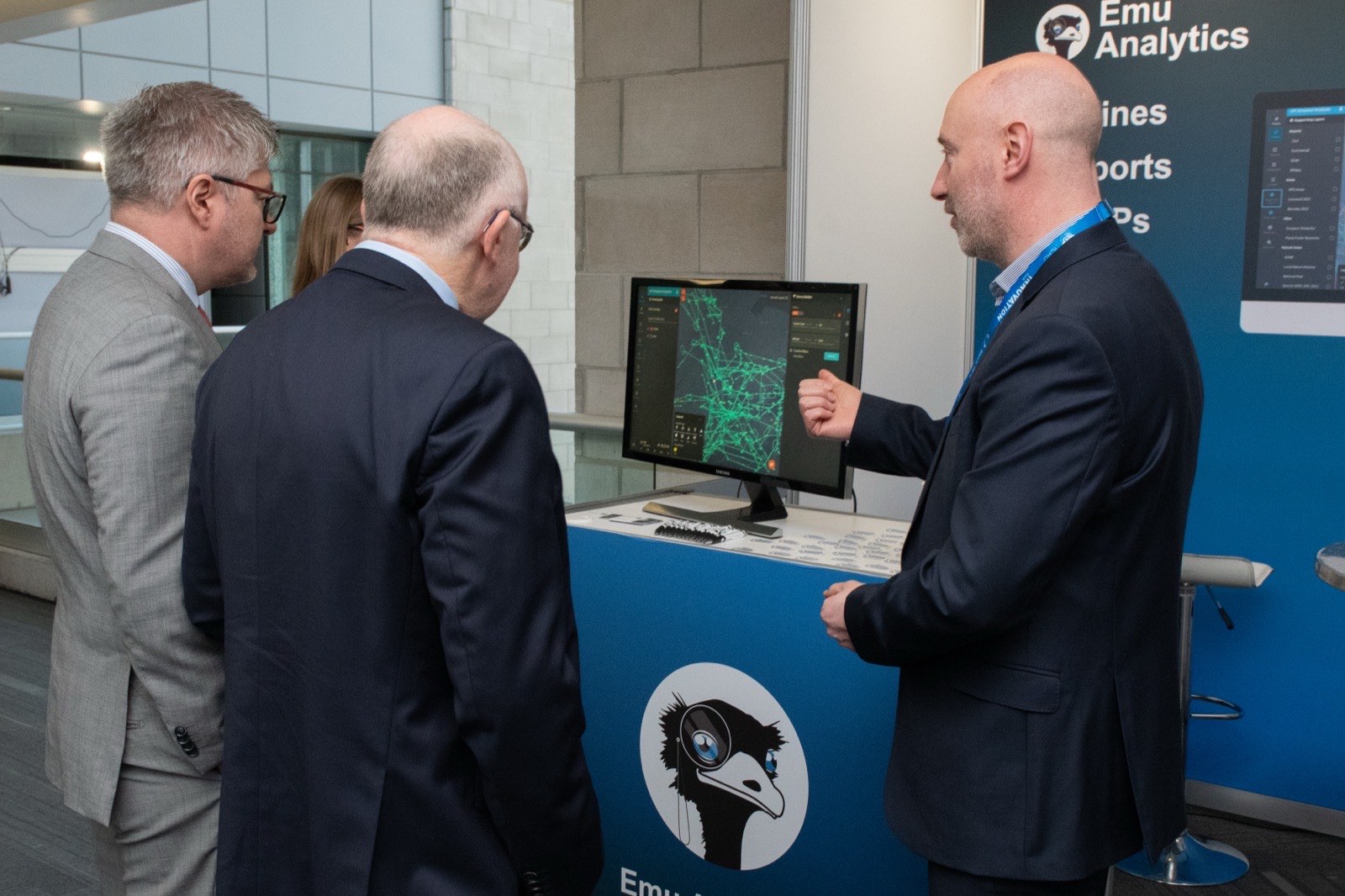 President Salvatore Sciacchitano and Secretary General Juan Carlos Salazar of the ICAO Council visiting the Emu Analytics stand